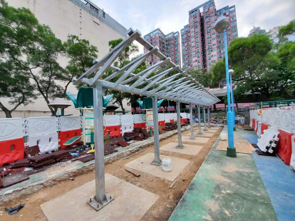訂造及安裝鋼結構雨棚工程／訂做行人路上蓋工程／訂製玻璃雨棚工程／訂造雨棚香港／訂造巴士候車亭工程／訂造鐵器工程／Steel-Metal-Works